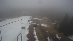 Snow park Paprsek - Lanovka - pohled dolů - 30.3.2023 v 12:00