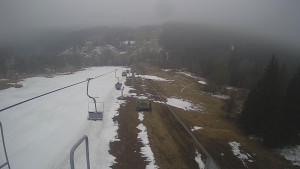 Snow park Paprsek - Lanovka - pohled dolů - 30.3.2023 v 12:30