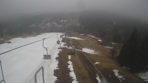 Snow park Paprsek - Lanovka - pohled dolů - 30.3.2023 v 12:35