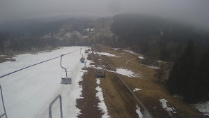 Snow park Paprsek - Lanovka - pohled dolů - 30.3.2023 v 12:40