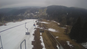 Snow park Paprsek - Lanovka - pohled dolů - 30.3.2023 v 13:10