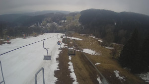 Snow park Paprsek - Lanovka - pohled dolů - 30.3.2023 v 13:30