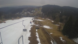 Snow park Paprsek - Lanovka - pohled dolů - 30.3.2023 v 13:50