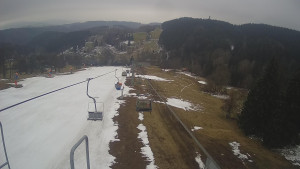 Snow park Paprsek - Lanovka - pohled dolů - 30.3.2023 v 14:00
