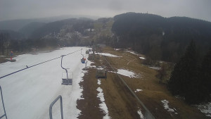 Snow park Paprsek - Lanovka - pohled dolů - 30.3.2023 v 14:35