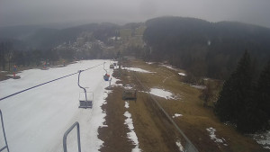 Snow park Paprsek - Lanovka - pohled dolů - 30.3.2023 v 14:50