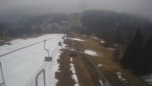 Snow park Paprsek - Lanovka - pohled dolů - 30.3.2023 v 15:00