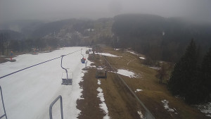 Snow park Paprsek - Lanovka - pohled dolů - 30.3.2023 v 15:10