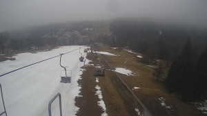 Snow park Paprsek - Lanovka - pohled dolů - 30.3.2023 v 16:00