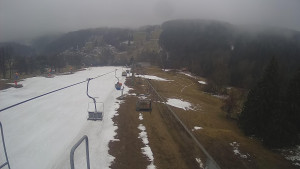 Snow park Paprsek - Lanovka - pohled dolů - 30.3.2023 v 16:10