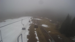 Snow park Paprsek - Lanovka - pohled dolů - 30.3.2023 v 16:35
