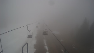 Snow park Paprsek - Lanovka - pohled dolů - 30.3.2023 v 16:50