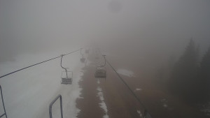 Snow park Paprsek - Lanovka - pohled dolů - 30.3.2023 v 16:55