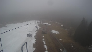Snow park Paprsek - Lanovka - pohled dolů - 30.3.2023 v 17:10