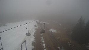 Snow park Paprsek - Lanovka - pohled dolů - 30.3.2023 v 17:15