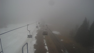 Snow park Paprsek - Lanovka - pohled dolů - 30.3.2023 v 17:45