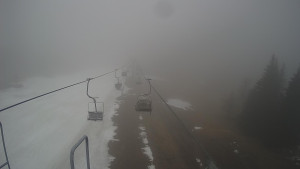 Snow park Paprsek - Lanovka - pohled dolů - 30.3.2023 v 17:50