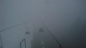 Snow park Paprsek - Lanovka - pohled dolů - 30.3.2023 v 19:25
