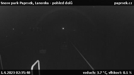 Snow park Paprsek - Lanovka - pohled dolů - 1.4.2023 v 02:35