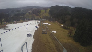 Snow park Paprsek - Lanovka - pohled dolů - 1.4.2023 v 07:00