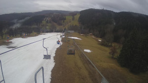 Snow park Paprsek - Lanovka - pohled dolů - 1.4.2023 v 07:20