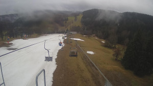 Snow park Paprsek - Lanovka - pohled dolů - 1.4.2023 v 08:40