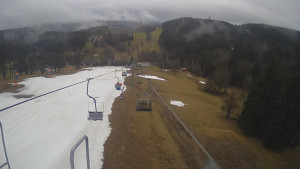 Snow park Paprsek - Lanovka - pohled dolů - 1.4.2023 v 08:45