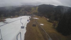 Snow park Paprsek - Lanovka - pohled dolů - 1.4.2023 v 09:10