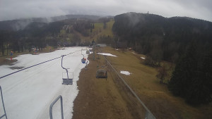 Snow park Paprsek - Lanovka - pohled dolů - 1.4.2023 v 09:15