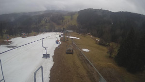 Snow park Paprsek - Lanovka - pohled dolů - 1.4.2023 v 09:20