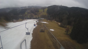 Snow park Paprsek - Lanovka - pohled dolů - 1.4.2023 v 09:40