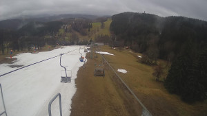 Snow park Paprsek - Lanovka - pohled dolů - 1.4.2023 v 10:35