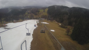 Snow park Paprsek - Lanovka - pohled dolů - 1.4.2023 v 10:40