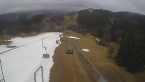 Snow park Paprsek - Lanovka - pohled dolů - 1.4.2023 v 10:55