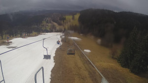 Snow park Paprsek - Lanovka - pohled dolů - 1.4.2023 v 11:20