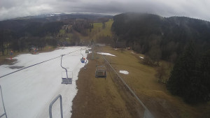 Snow park Paprsek - Lanovka - pohled dolů - 1.4.2023 v 11:35