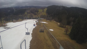 Snow park Paprsek - Lanovka - pohled dolů - 1.4.2023 v 11:45