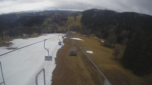 Snow park Paprsek - Lanovka - pohled dolů - 1.4.2023 v 12:20
