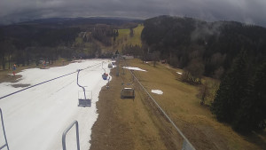 Snow park Paprsek - Lanovka - pohled dolů - 1.4.2023 v 13:15