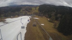 Snow park Paprsek - Lanovka - pohled dolů - 1.4.2023 v 14:15