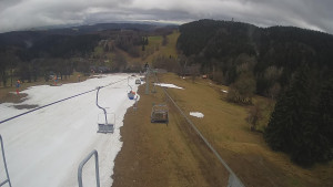 Snow park Paprsek - Lanovka - pohled dolů - 1.4.2023 v 14:50