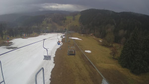 Snow park Paprsek - Lanovka - pohled dolů - 1.4.2023 v 15:45