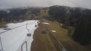 Snow park Paprsek - Lanovka - pohled dolů - 1.4.2023 v 16:10