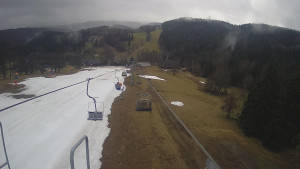 Snow park Paprsek - Lanovka - pohled dolů - 1.4.2023 v 16:40