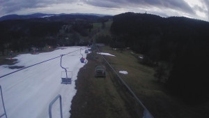 Snow park Paprsek - Lanovka - pohled dolů - 1.4.2023 v 19:40