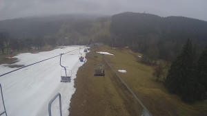 Snow park Paprsek - Lanovka - pohled dolů - 2.4.2023 v 07:05