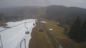 Snow park Paprsek - Lanovka - pohled dolů - 2.4.2023 v 07:20