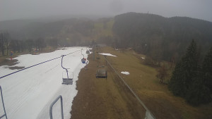 Snow park Paprsek - Lanovka - pohled dolů - 2.4.2023 v 07:40