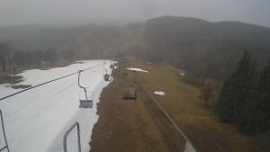 Snow park Paprsek - Lanovka - pohled dolů - 2.4.2023 v 07:45