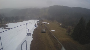 Snow park Paprsek - Lanovka - pohled dolů - 2.4.2023 v 07:55